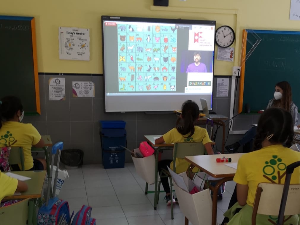 actividad online en un aula de primaria